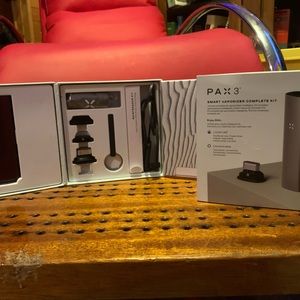 2 PAX 3 personal herb smokers brand new never used they work great for perdect